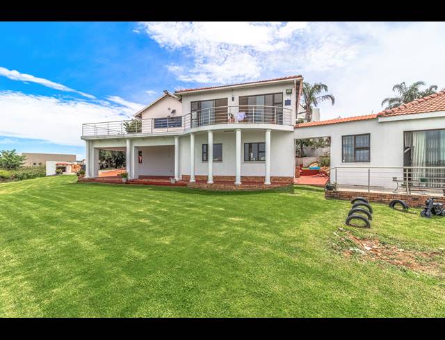 4 BEDROOM HOUSE FOR SALE IN OAKDENE